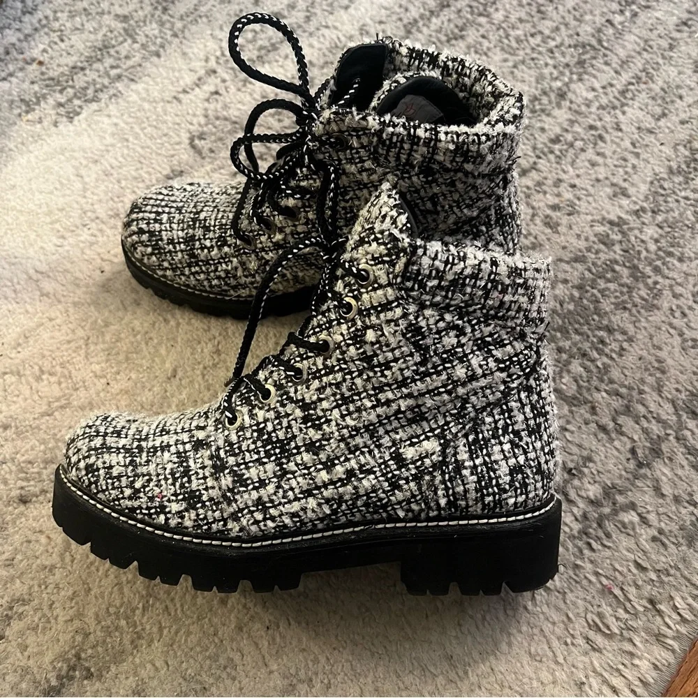 Montelliana Tweed Boots